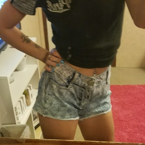 🌹Decree size 1 shorts can fit 0🌹 - Picture 6 of 7